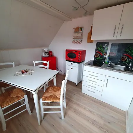 Wanderlust Apartment *